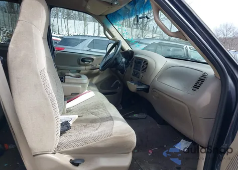 2000 Ford F-150 Lariat/Work Series/Xl/Xlt from USA, damaged, VIN 1FTRX17W7YNC04571